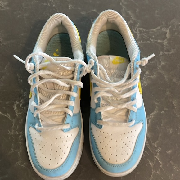 Nike Dunk Lows GS Size 6Y - Picture 4 of 9